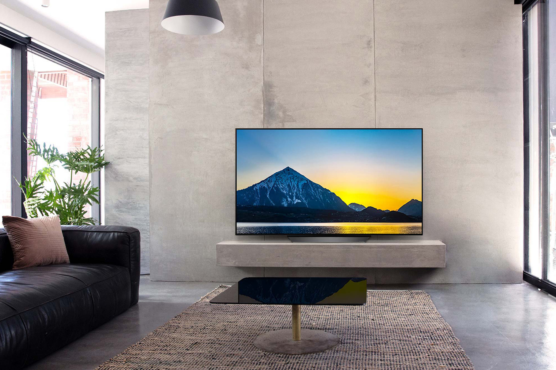 Новые телевизоры обзоры. Телевизор 55 дюймов LG OLED. LG oled55b8p 2018 HDR. LG OLED 65 2022.